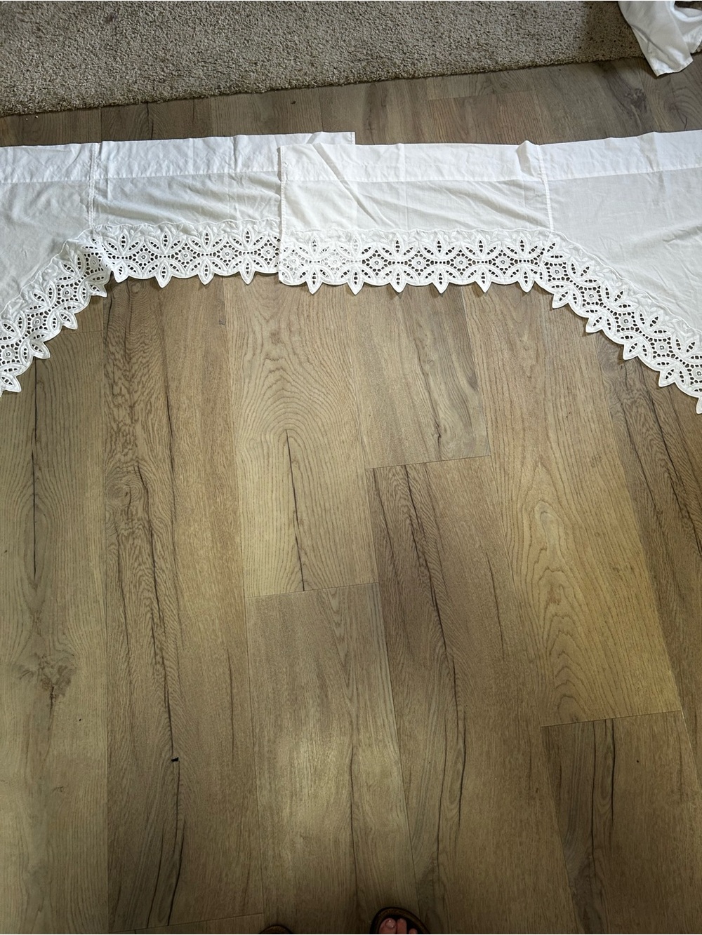 jcpenney White Eyelet Lace Trim Table Valance